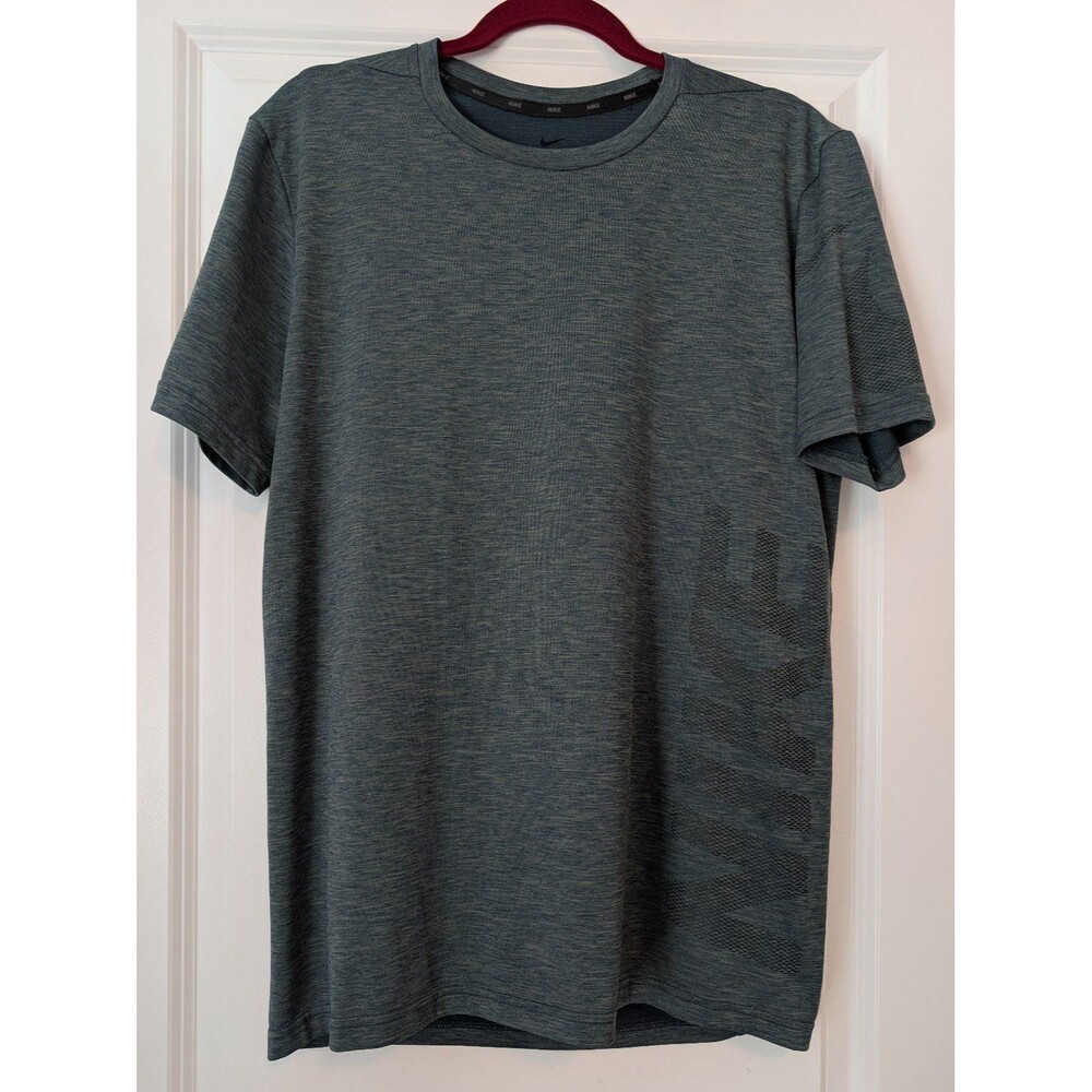 Nike Dri-FIT Breathe Men's Size M Heathered Blue Gray Short Sleeve Workout Shirt